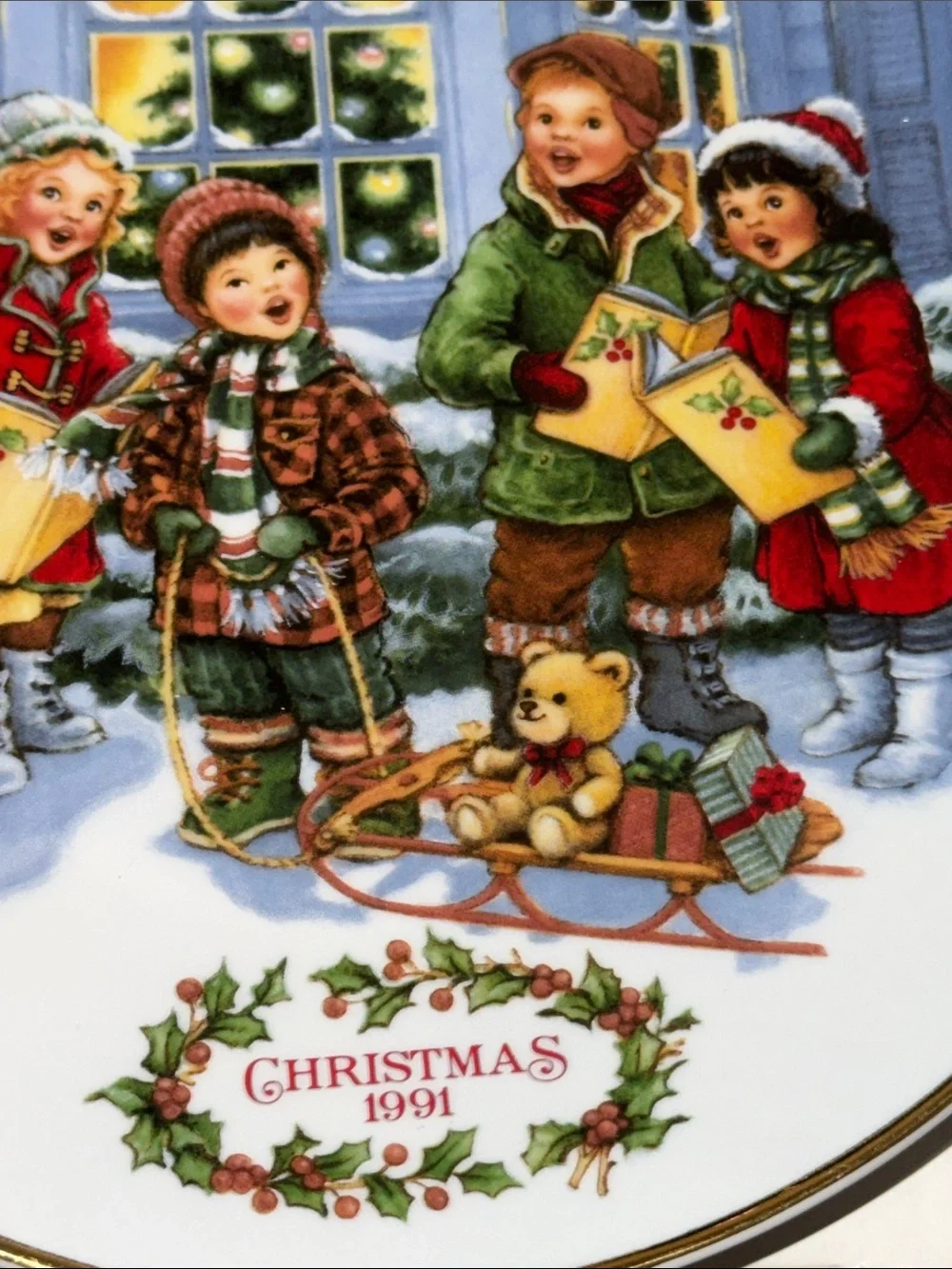 Avon Christmas 1991 Decorative Plate — 22k gold rim.